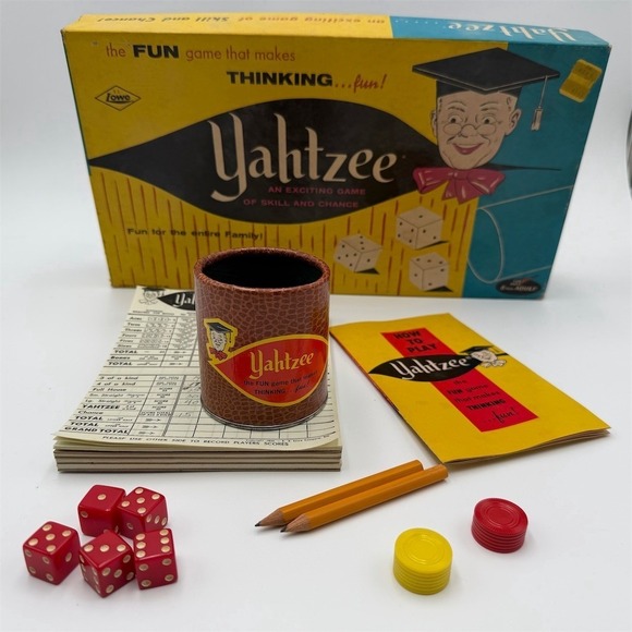 The Unbranded Brand Other - Vintage‎ Yahtzee Dice Game Complete Set w/ Dice Cup Chips Score Pads &